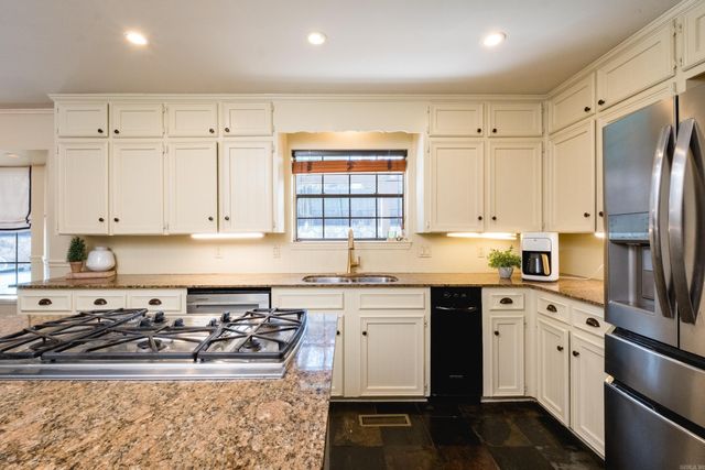 2 Longlea Drive, Little Rock, AR 72212