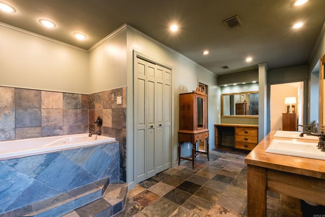 2 Longlea Drive, Little Rock, AR 72212