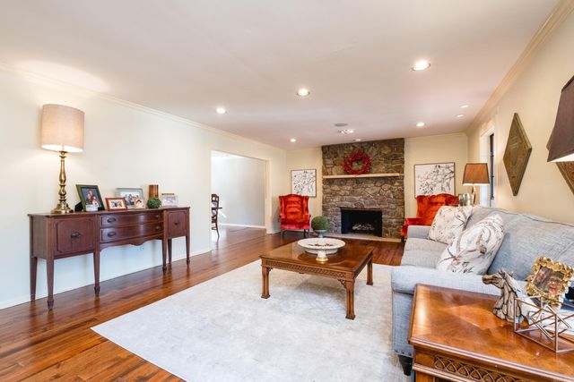 2 Longlea Drive, Little Rock, AR 72212