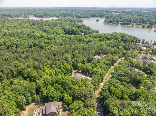 227 Bay Shore Drive, Belmont, NC 28012
