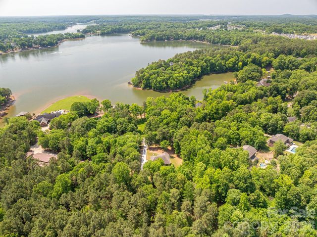 227 Bay Shore Drive, Belmont, NC 28012