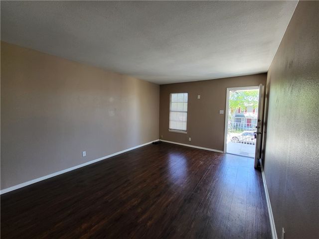 815 Ohio Ave 3, Corpus Christi, TX 78404