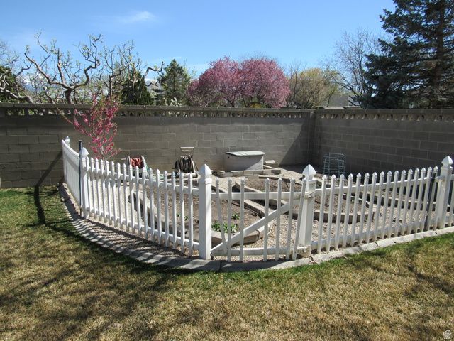 9483 S OVERLEIGH CT, South Jordan, UT 84095