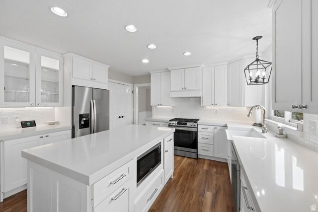 9483 S OVERLEIGH CT, South Jordan, UT 84095