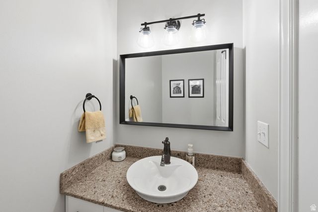 9483 S OVERLEIGH CT, South Jordan, UT 84095