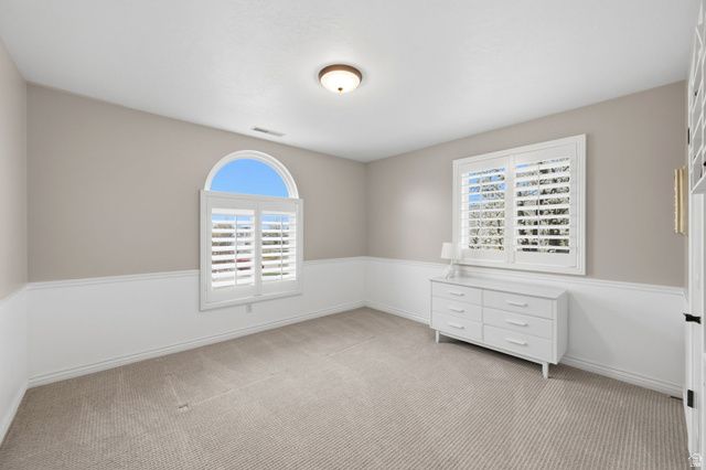 9483 S OVERLEIGH CT, South Jordan, UT 84095