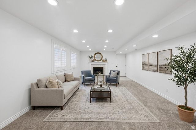 9483 S OVERLEIGH CT, South Jordan, UT 84095