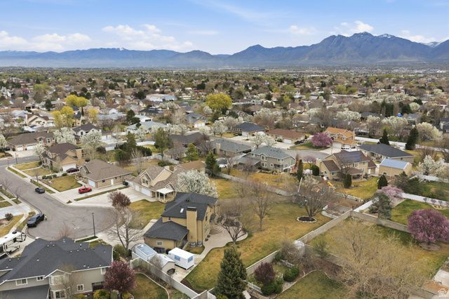 9483 S OVERLEIGH CT, South Jordan, UT 84095