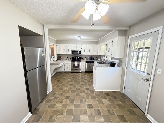 101 Royal Oak Dr, Winchester, TN 37398