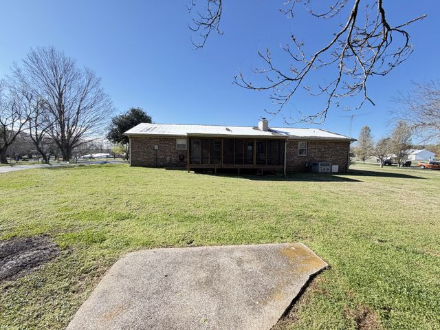 101 Royal Oak Dr, Winchester, TN 37398