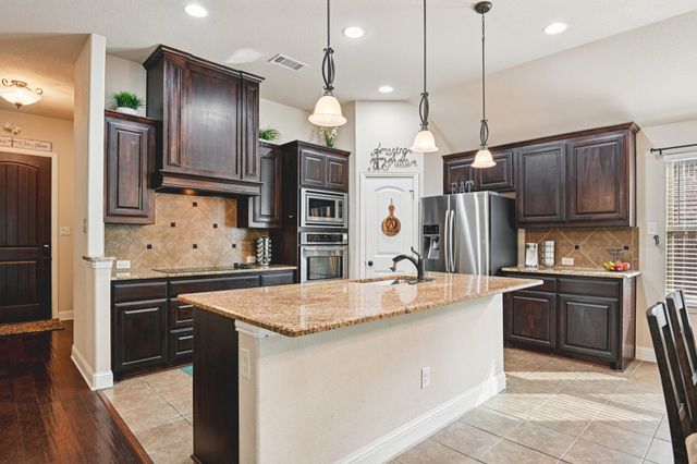 11828 Bexley Drive, Burleson, TX 76028