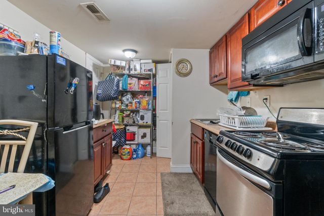 2405 BARCLAY ST, Baltimore, MD 21218