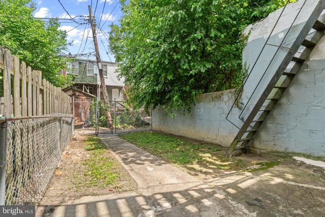 2405 BARCLAY ST, Baltimore, MD 21218