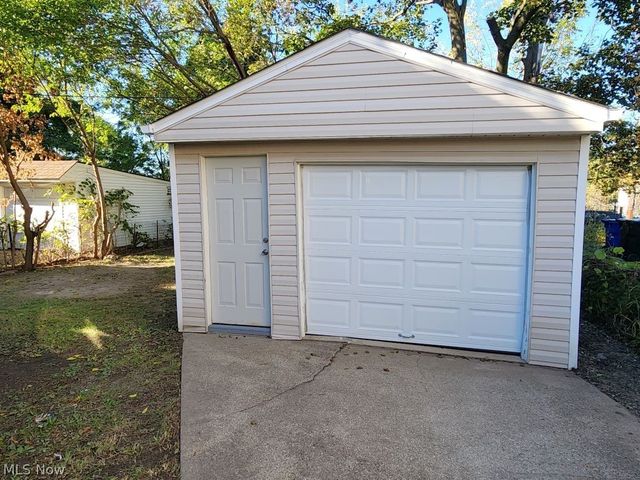 8509 Jeffries Avenue, Cleveland, OH 44105