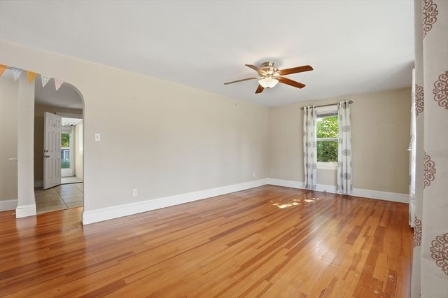 6 Guillotte Street, Acushnet, MA 02743