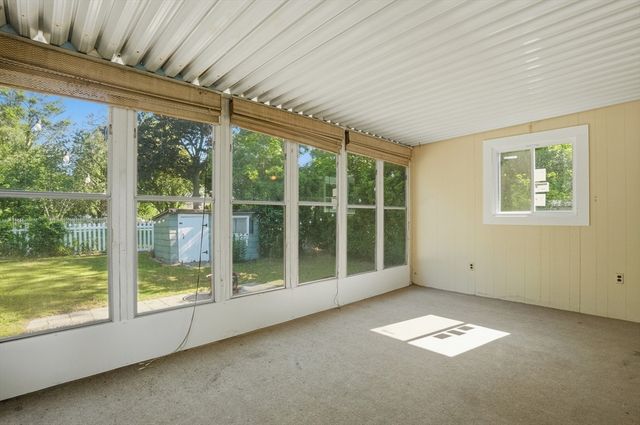 6 Guillotte Street, Acushnet, MA 02743