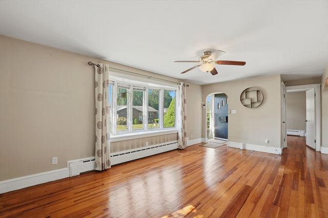 6 Guillotte Street, Acushnet, MA 02743