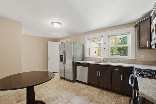 6 Guillotte Street, Acushnet, MA 02743