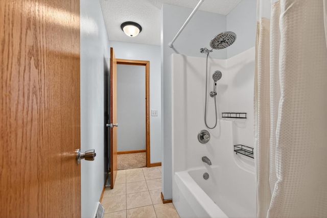 313 Sullivan Drive, Colona, IL 61241