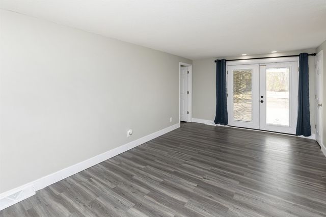 5210 NW 62nd Avenue, Johnston, IA 50131