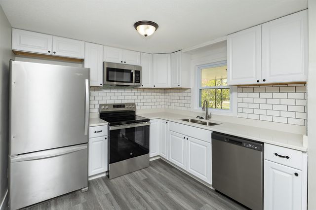 5210 NW 62nd Avenue, Johnston, IA 50131