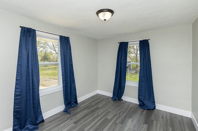 5210 NW 62nd Avenue, Johnston, IA 50131