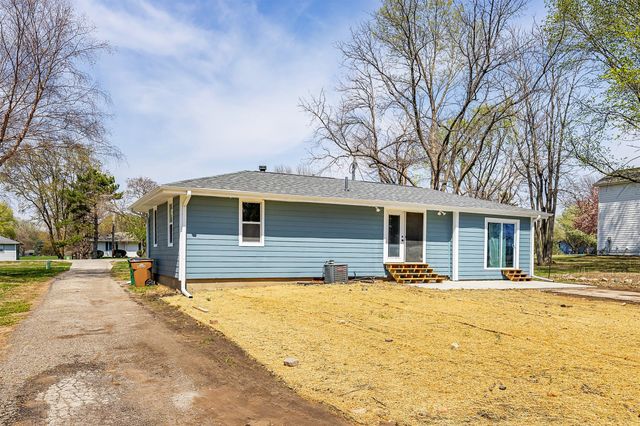 5210 NW 62nd Avenue, Johnston, IA 50131