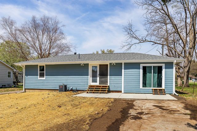 5210 NW 62nd Avenue, Johnston, IA 50131