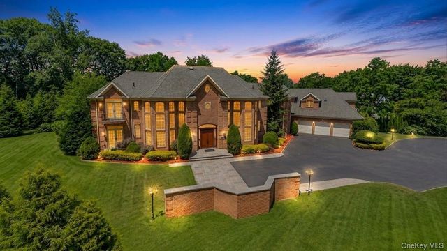 250 Oyster Bay Road, Locust Valley, NY 11560
