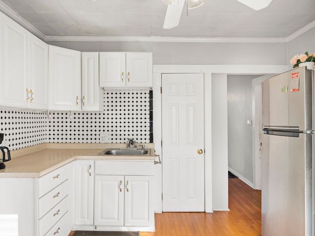 95 S Highland St, Lowell, MA 01852