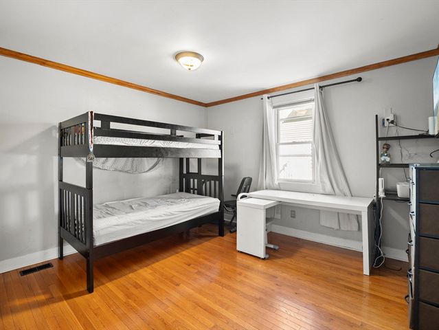 95 S Highland St, Lowell, MA 01852