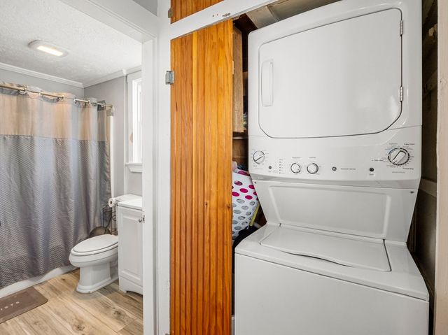 95 S Highland St, Lowell, MA 01852