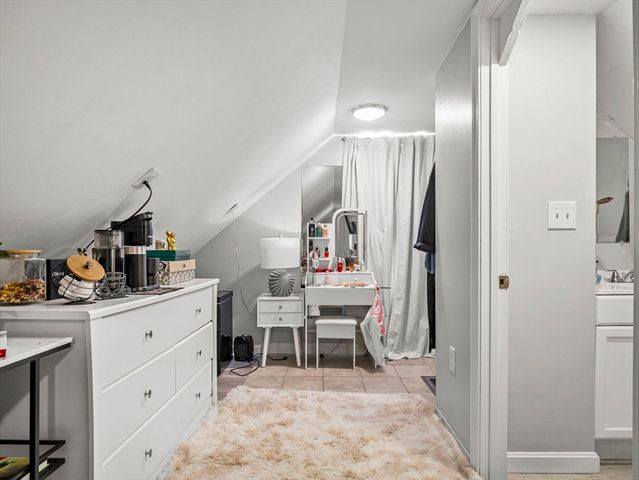 95 S Highland St, Lowell, MA 01852