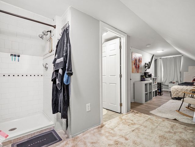 95 S Highland St, Lowell, MA 01852