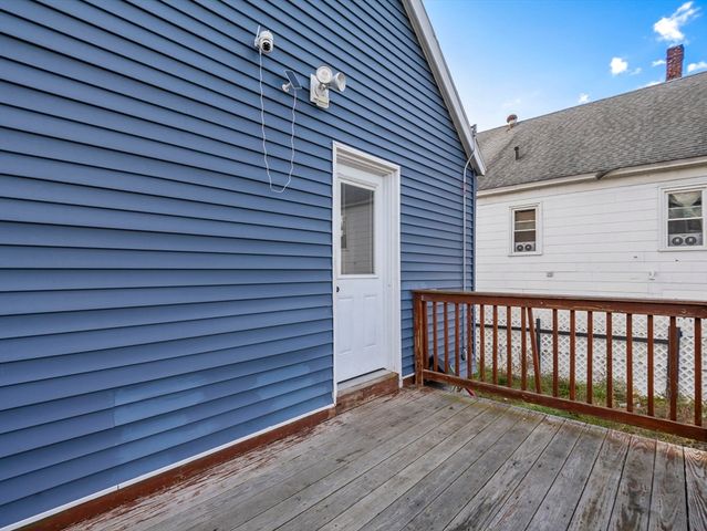 95 S Highland St, Lowell, MA 01852