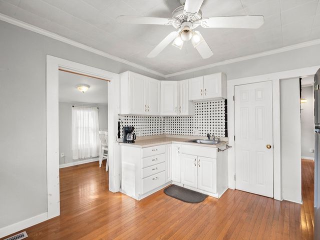 95 S Highland St, Lowell, MA 01852