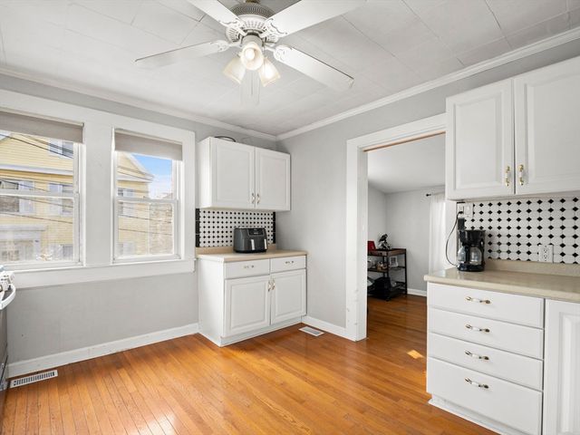 95 S Highland St, Lowell, MA 01852