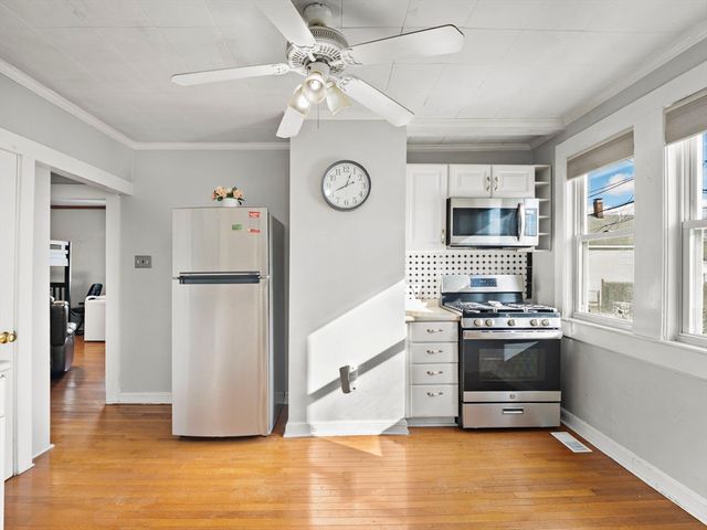 95 S Highland St, Lowell, MA 01852