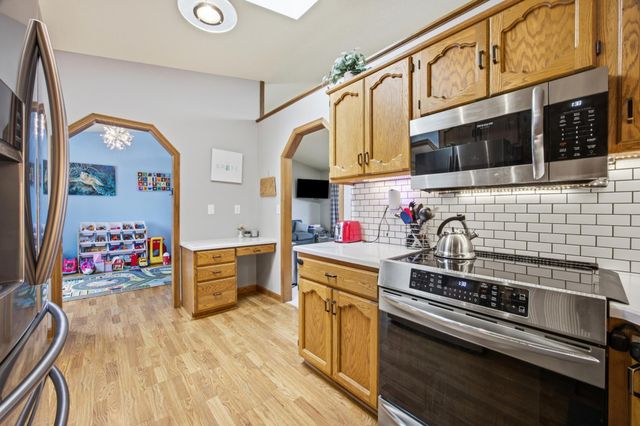 2914 S Bay Drive S, Fargo, ND 58103