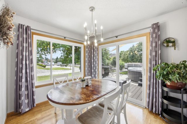 2914 S Bay Drive S, Fargo, ND 58103