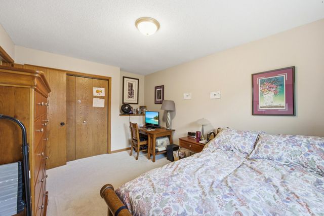 2914 S Bay Drive S, Fargo, ND 58103