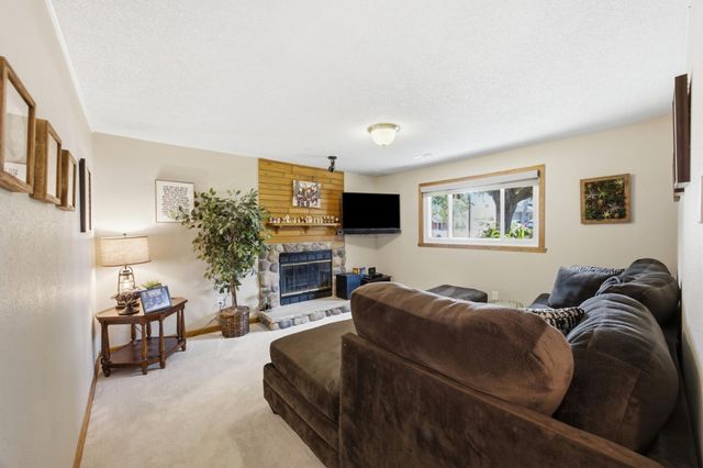 2914 S Bay Drive S, Fargo, ND 58103