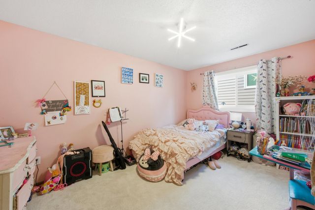 2914 S Bay Drive S, Fargo, ND 58103