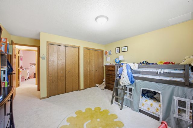 2914 S Bay Drive S, Fargo, ND 58103