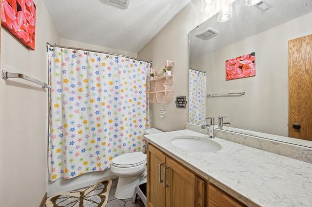2914 S Bay Drive S, Fargo, ND 58103