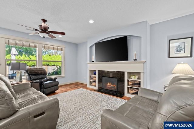 1394 NE 17th Av, Canby, OR 97013