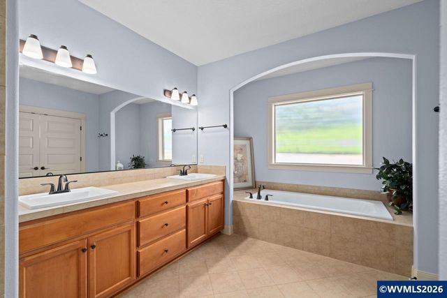 1394 NE 17th Av, Canby, OR 97013