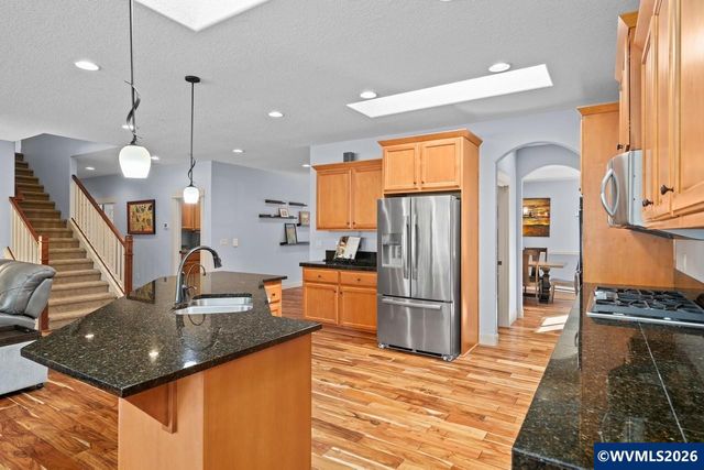 1394 NE 17th Av, Canby, OR 97013