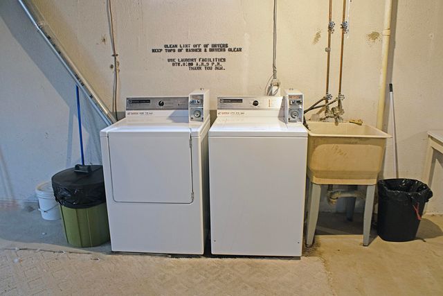 19701 Ridgemont Road 17, Saint Clair Shores, MI 48080