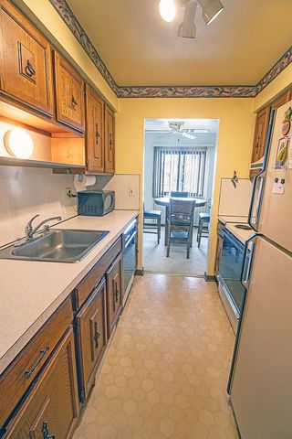 19701 Ridgemont Road 17, Saint Clair Shores, MI 48080